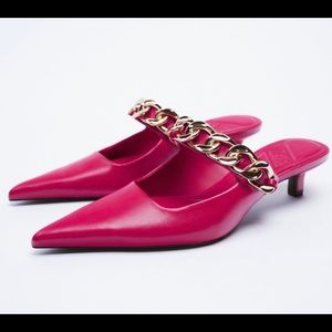 ZARA FUCHSIA PINK POINTED HEELED MULES WITH CHAIN DETAIL.New with tag but no box